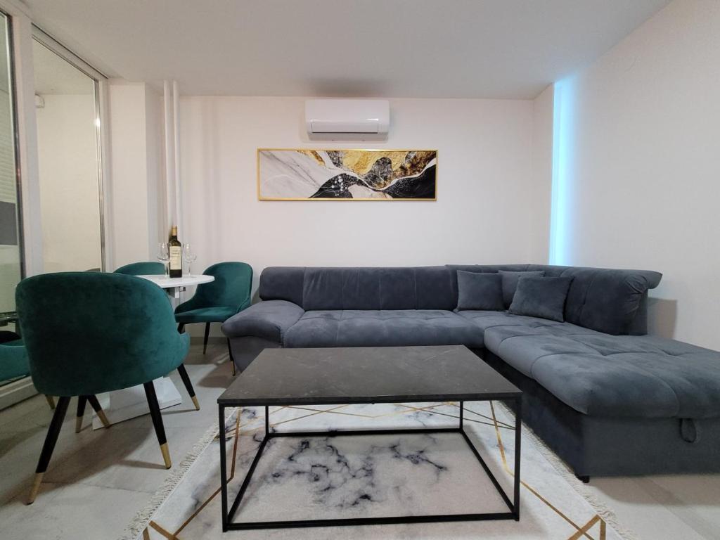 Stan m&s, Boulevard-centar grada, Banja Luka