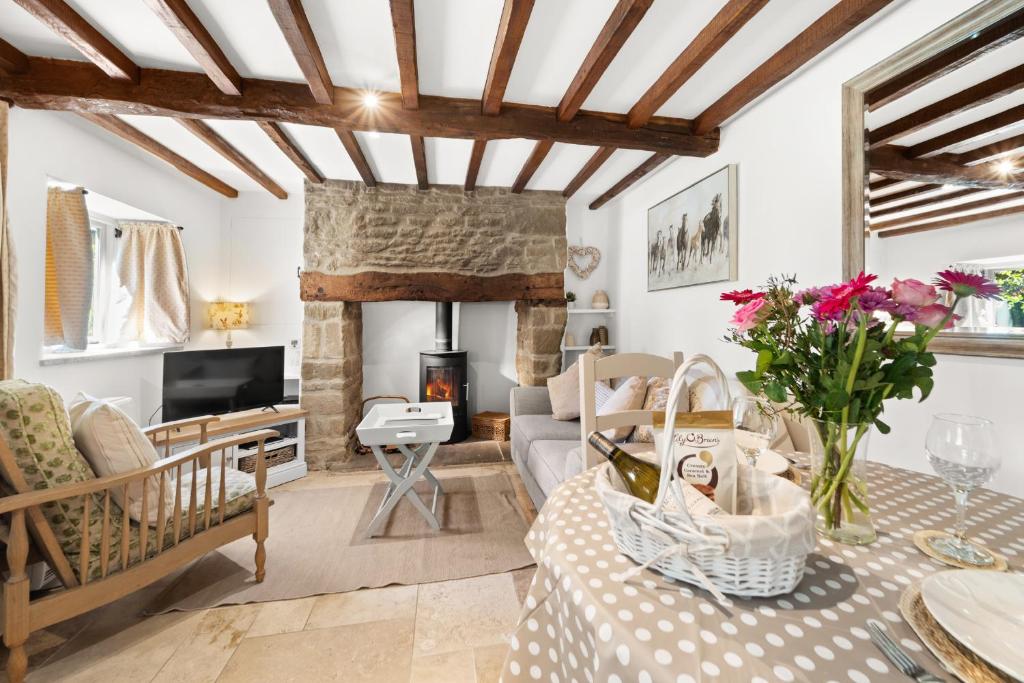 Rose End Cottage, a Luxury Getaway, Adlestrop