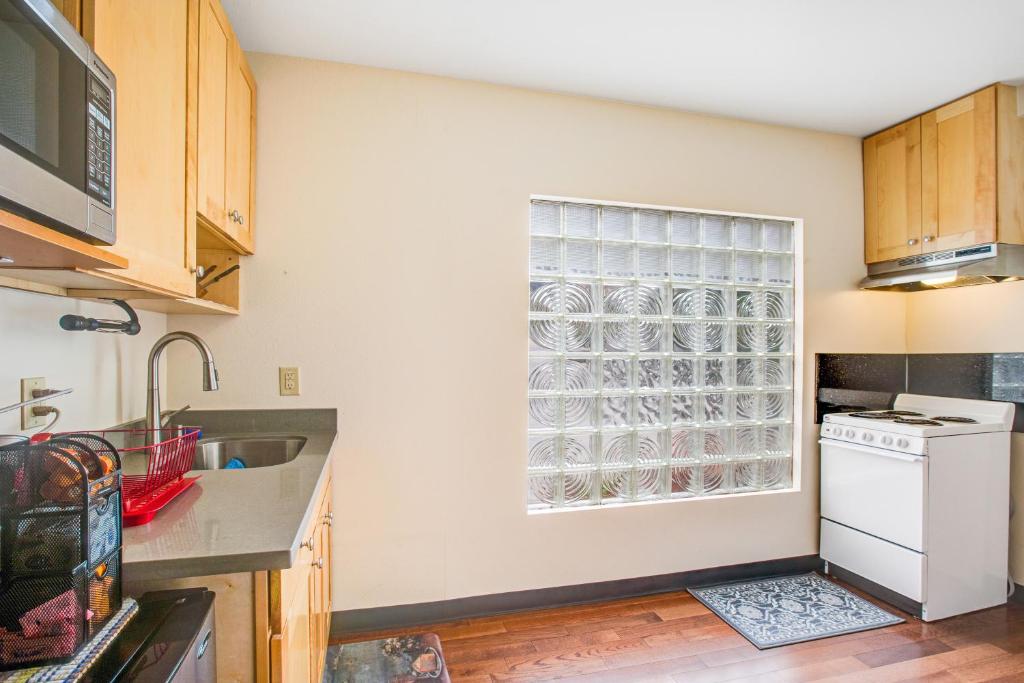 Beacon Hill Hideaway photo