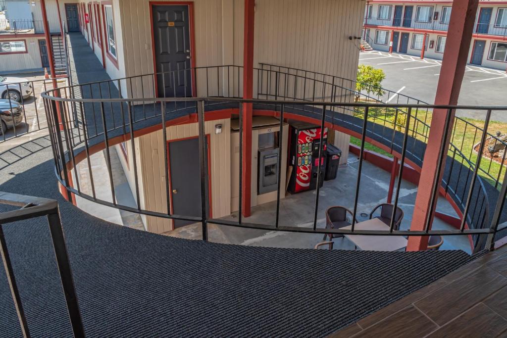 Riviera Inn photo