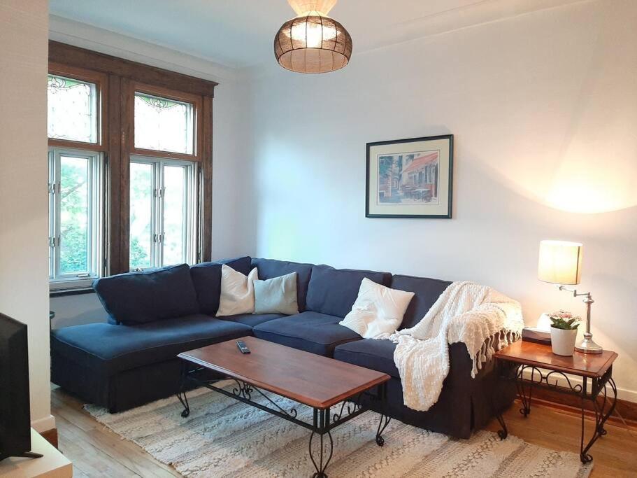 BIG 3BR appartment at Olympic Stadium at PIE-IX Metro station, Montreal