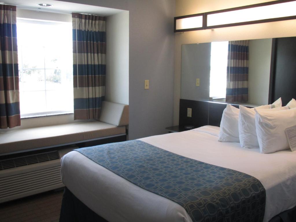 Microtel Inn & Suites By Wyndham Belle Chasse/new Orleans Photo 6