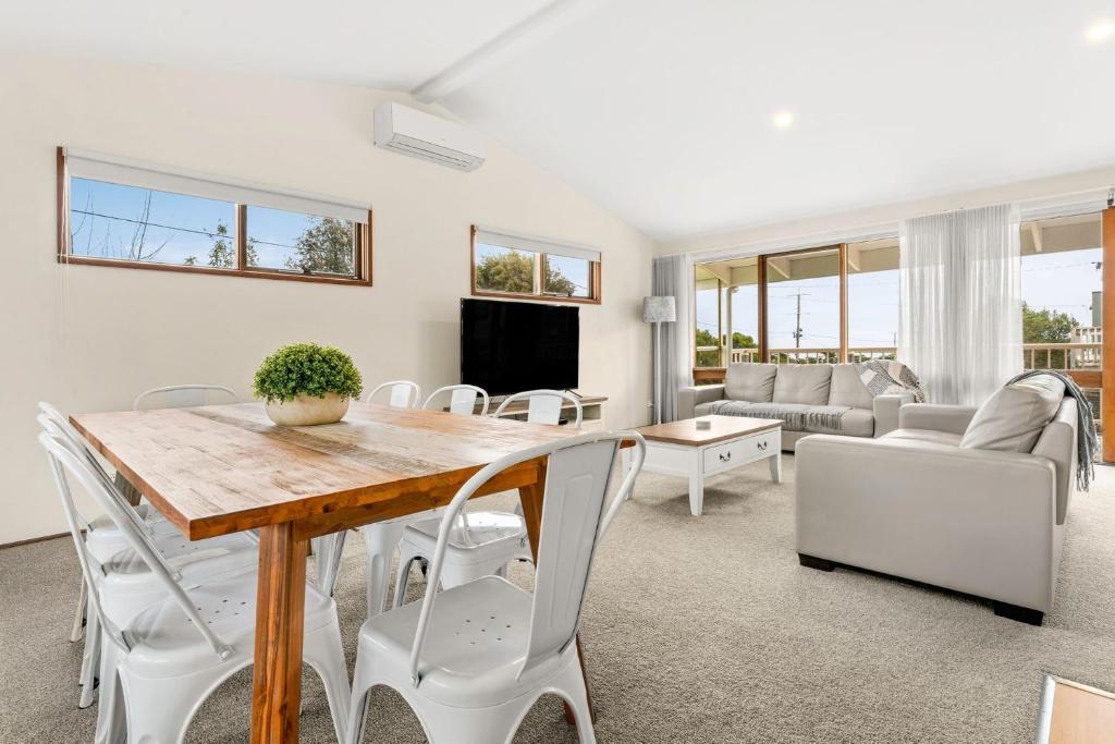 Views on Broadway, San Remo