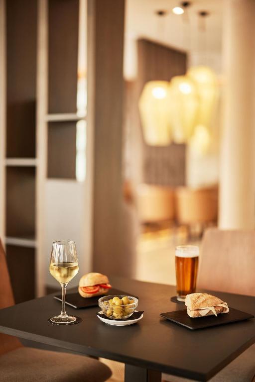 Hotel Bristol 4 Sup — Restaurant & bars in Benidorm, Valencian Community