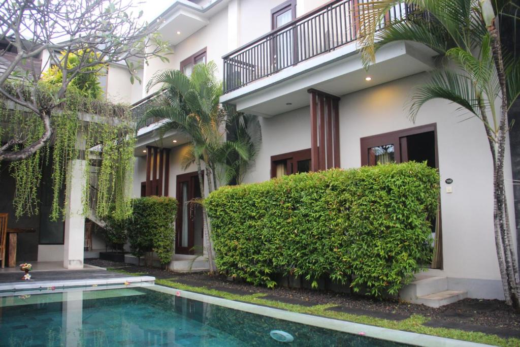 スイミングプール