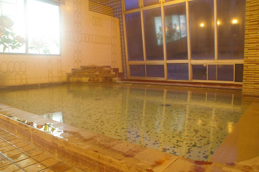Hot spring bath