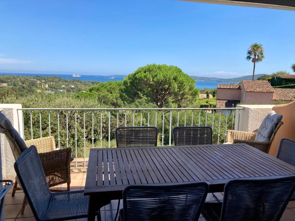 Les Restanques 3120 vue mer 3 chambres, Grimaud