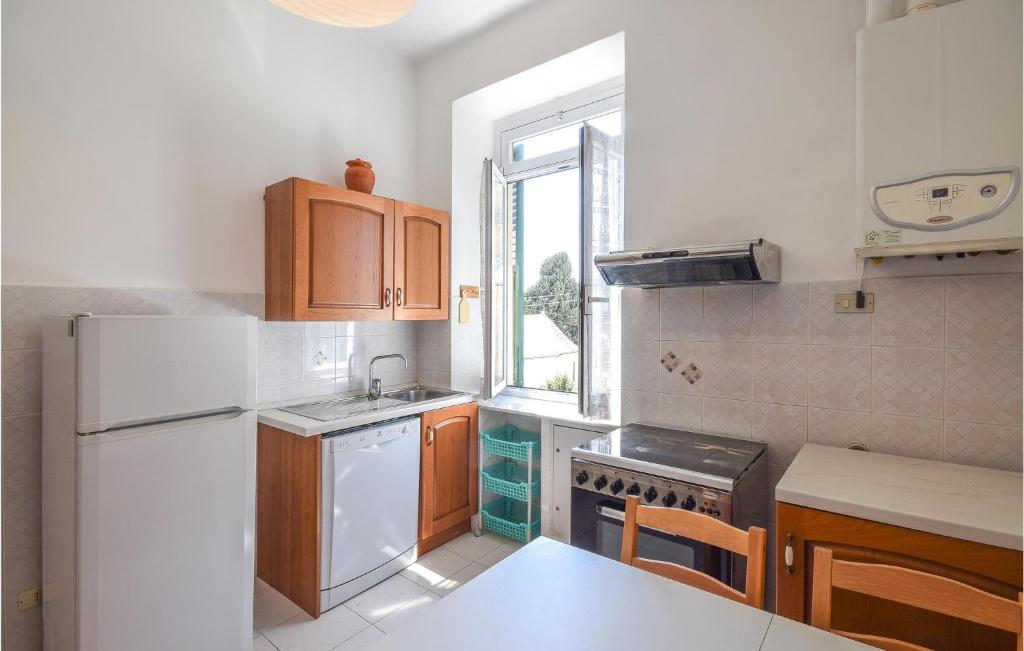 Beautiful Apartment In Nervi With Wifi - 4