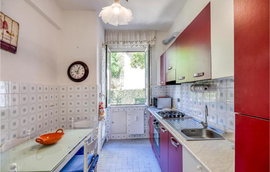 Gorgeous Apartment In Genova With Wifi - 3