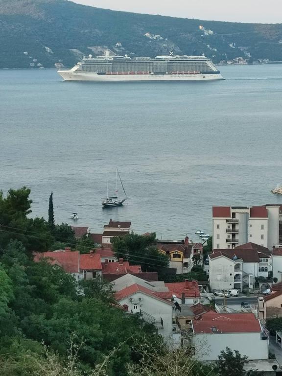 PLAVOBELA KUĆA SA MAGIČNIM POGLEDOM NA MORE - 5