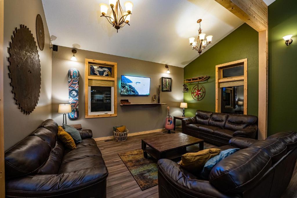 Journey's Perch by Revelstoke Vacations, Revelstoke