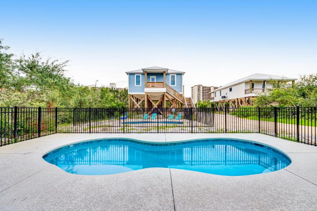 Extra R & R, Orange Beach