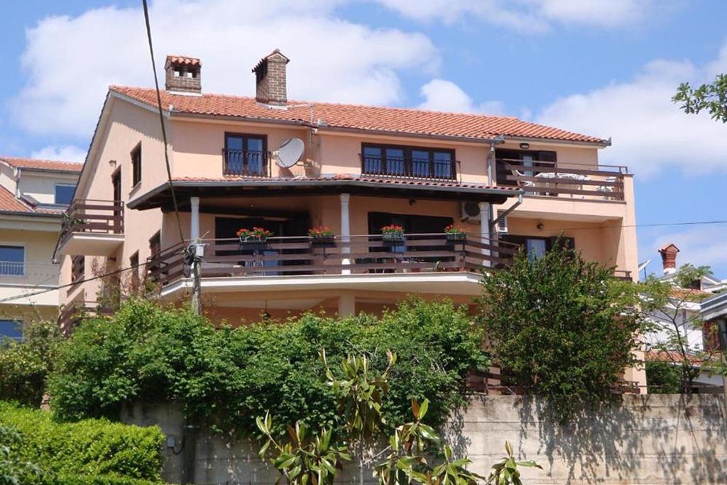 Apartments and rooms with parking space Icici, Opatija - 7881, Ičići