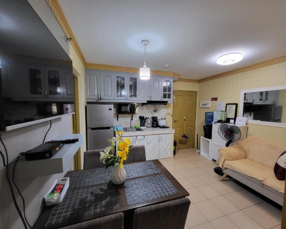 ENTIRE 2BR CONDO UNIT@8 SPATIAL CONDOMINIUM — Hotel in Davao City