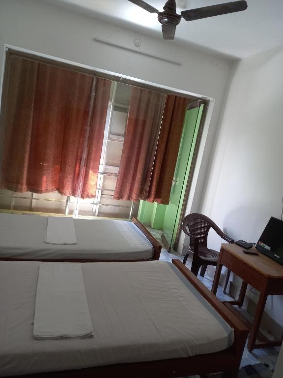 Parisha Residency- Temple Side Hotel photo