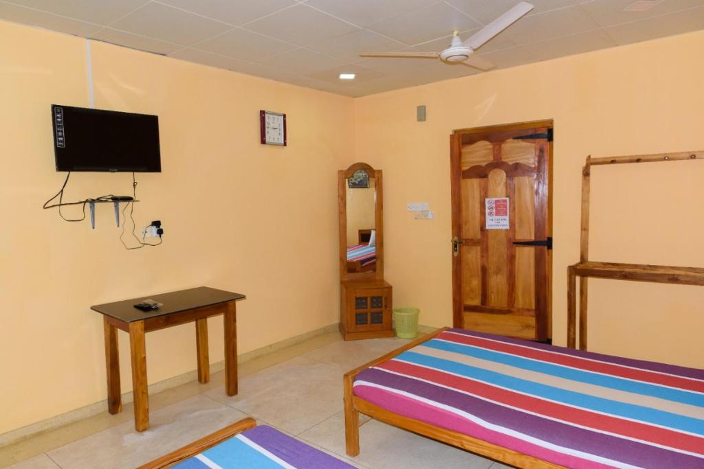 Shared lounge/TV area