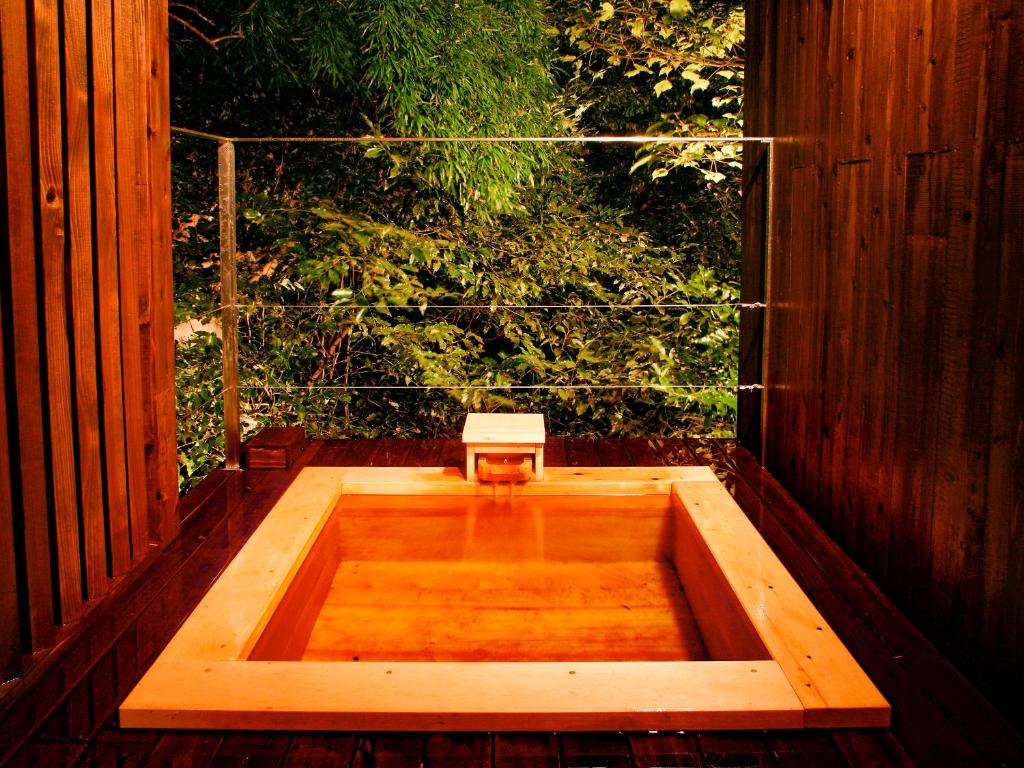 Open air bath