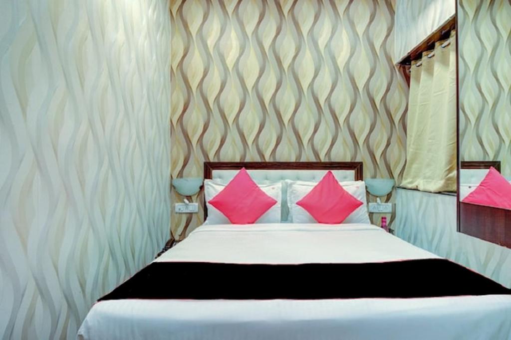 Hotel De Classico Juhu photo