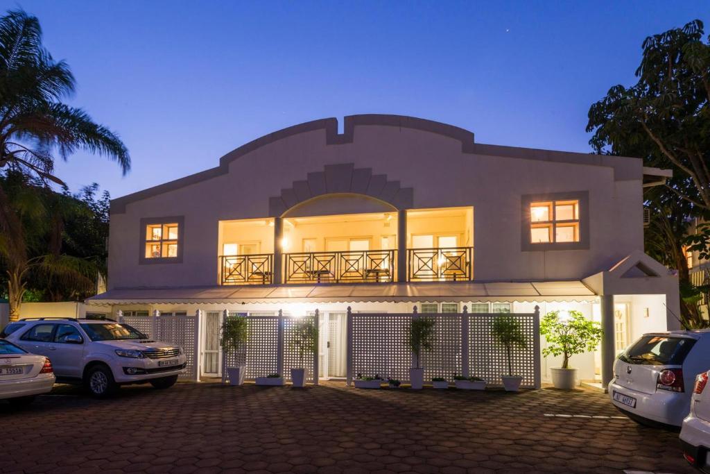 Flamingo Rocks — Hotel in Durban