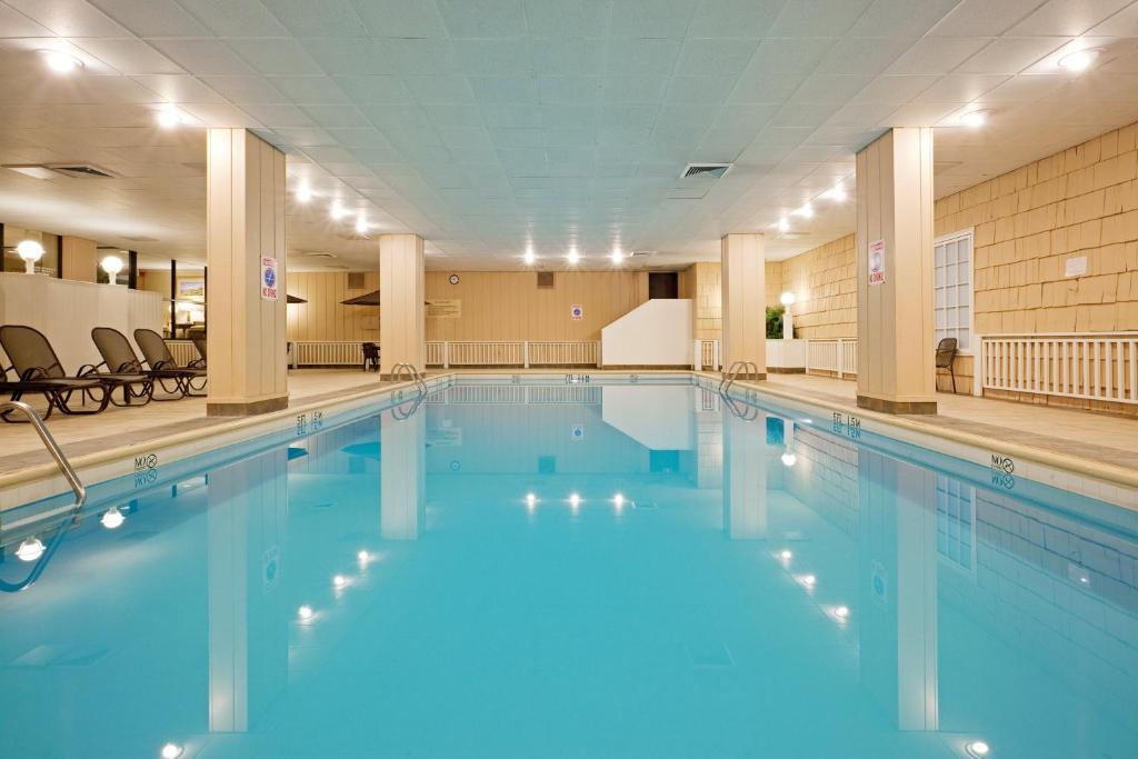 Holiday Inn Portland-By the Bay photo