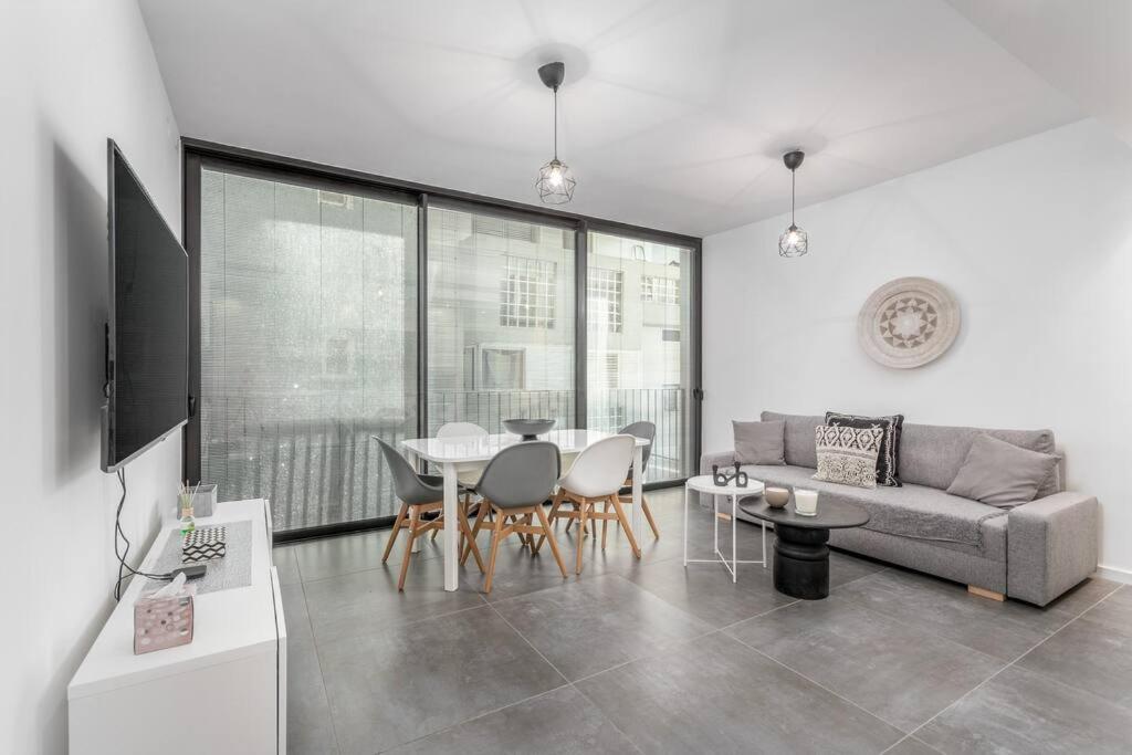 Gordon Area - Amazing one BDR close to the beach, Tel Aviv