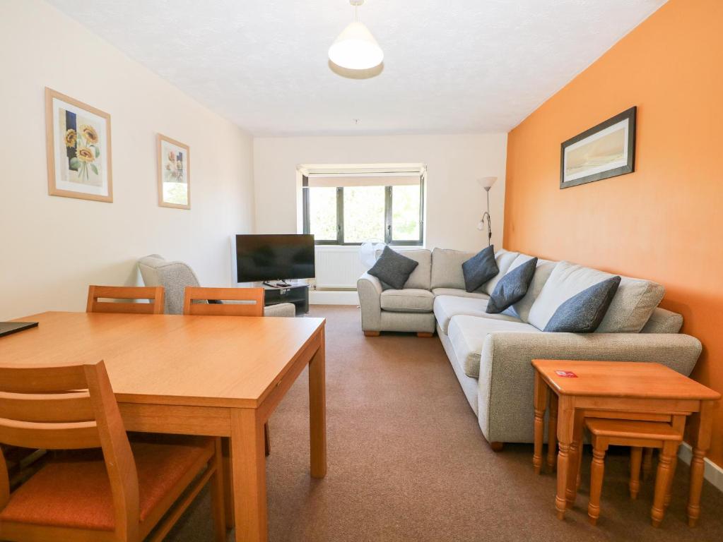 Flat 33 - Marine Court, Littlehampton