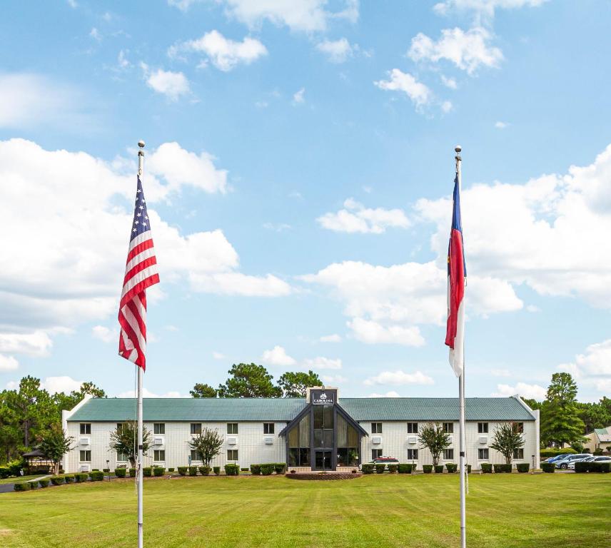 The Pine Inn — Hotel in Pinebluff (NC)
