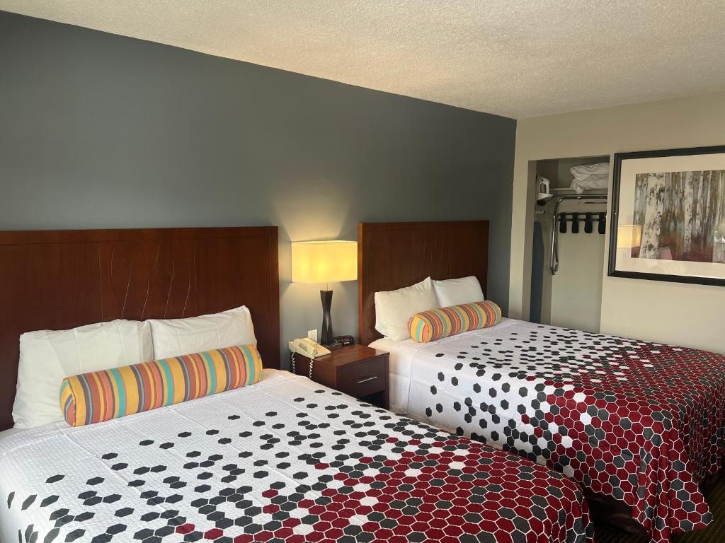 Travelers Inn Eugene University photo