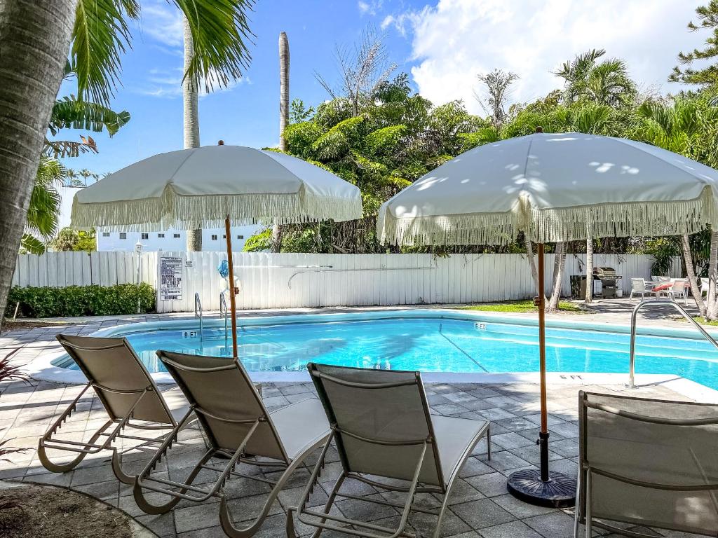 Beach Gardens photo
