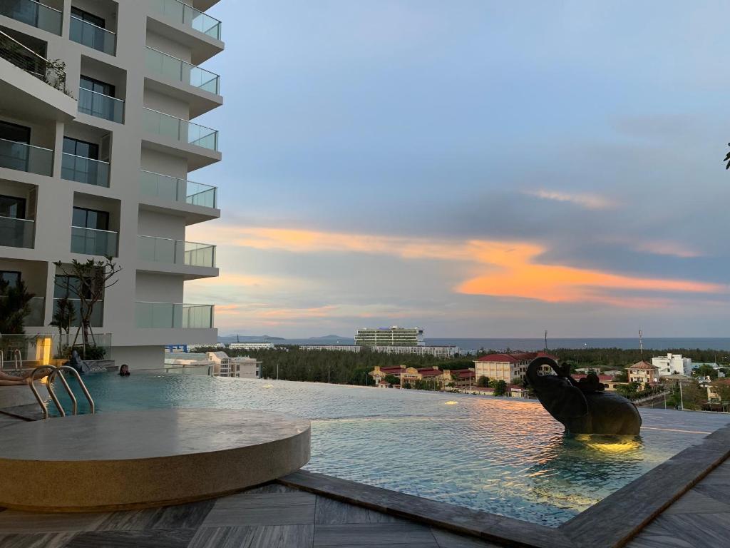 Apec 5 sao TP.Tuy Hoa - View bien va view ho boi photo
