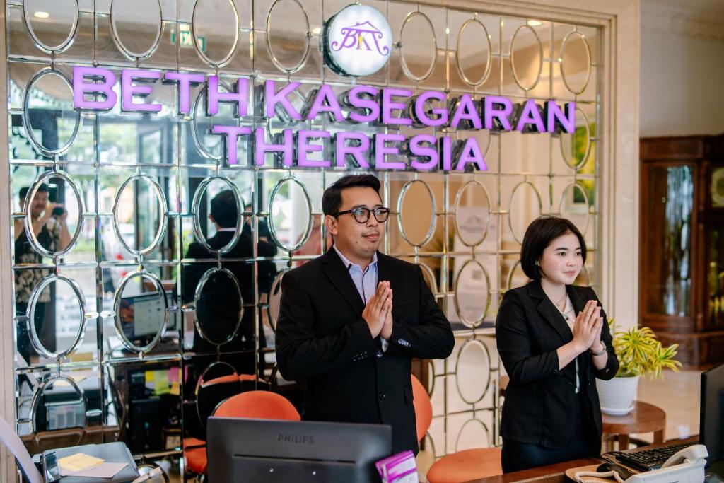 Beth Kasegaran Theresia photo
