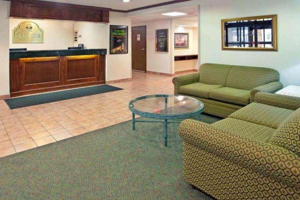 Norwood Inn &amp; Suites Indianapolis East Post Drive — Hotel in Indianapolis (IN)