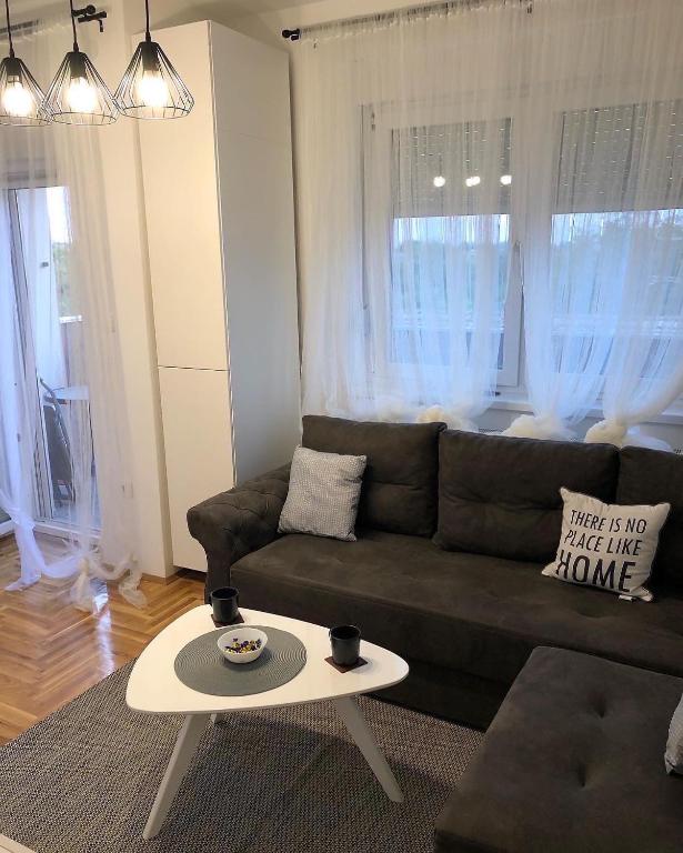 Studio “Masha”, Apatin