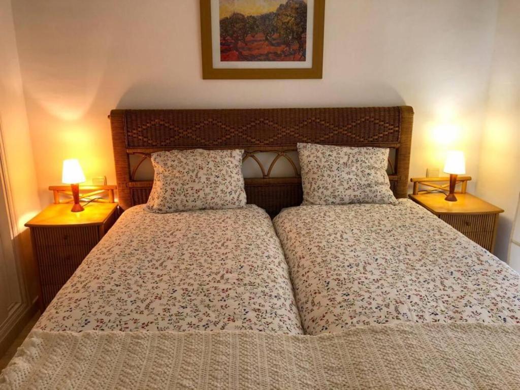 Flat Sleeps 4 with Pool and Terrace - 5