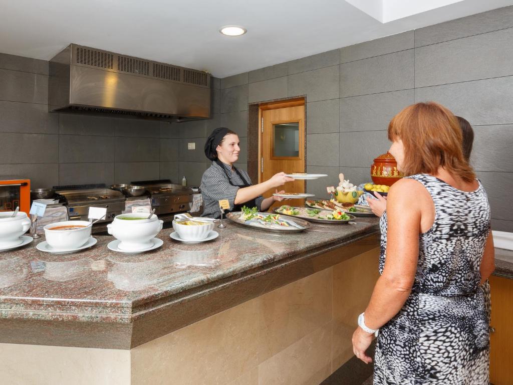 Aparthotel Dunes Platja — Restaurant & bars in Can Picafort, Balearic Islands