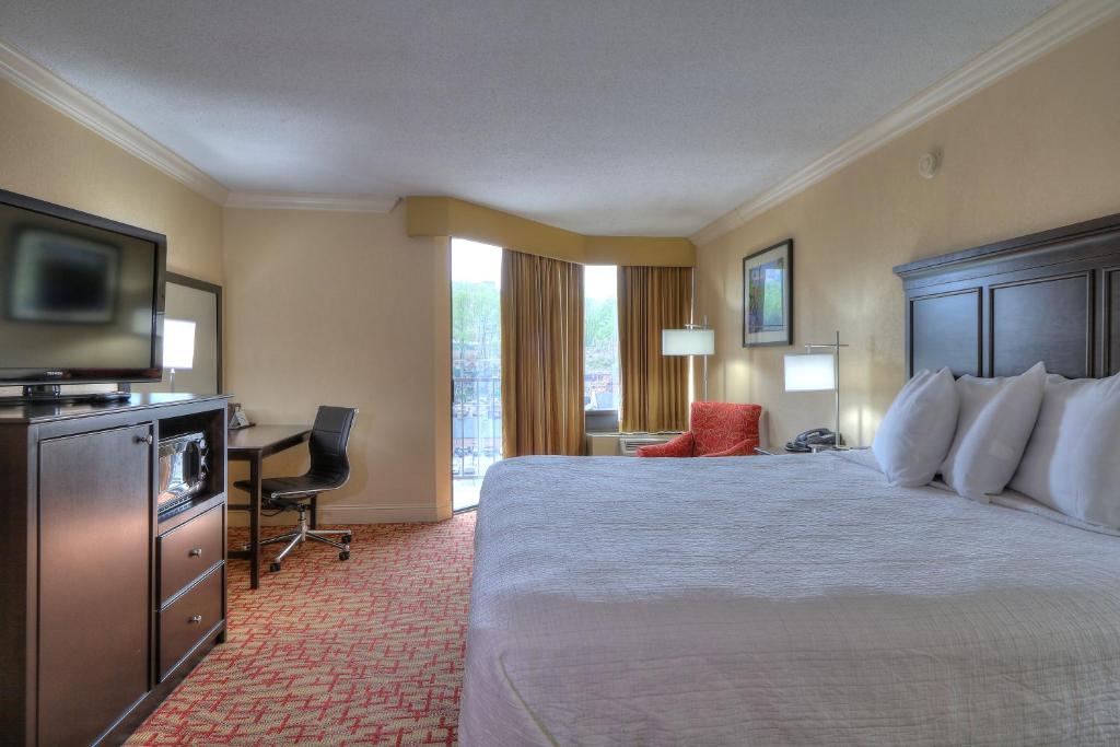 Edgewater Hotel and Conference Center photo