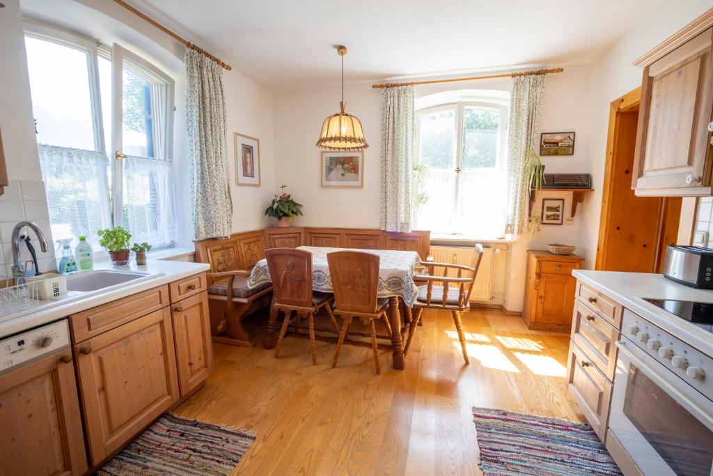 Landhauswohnung mit wildromantischem Garten - 4