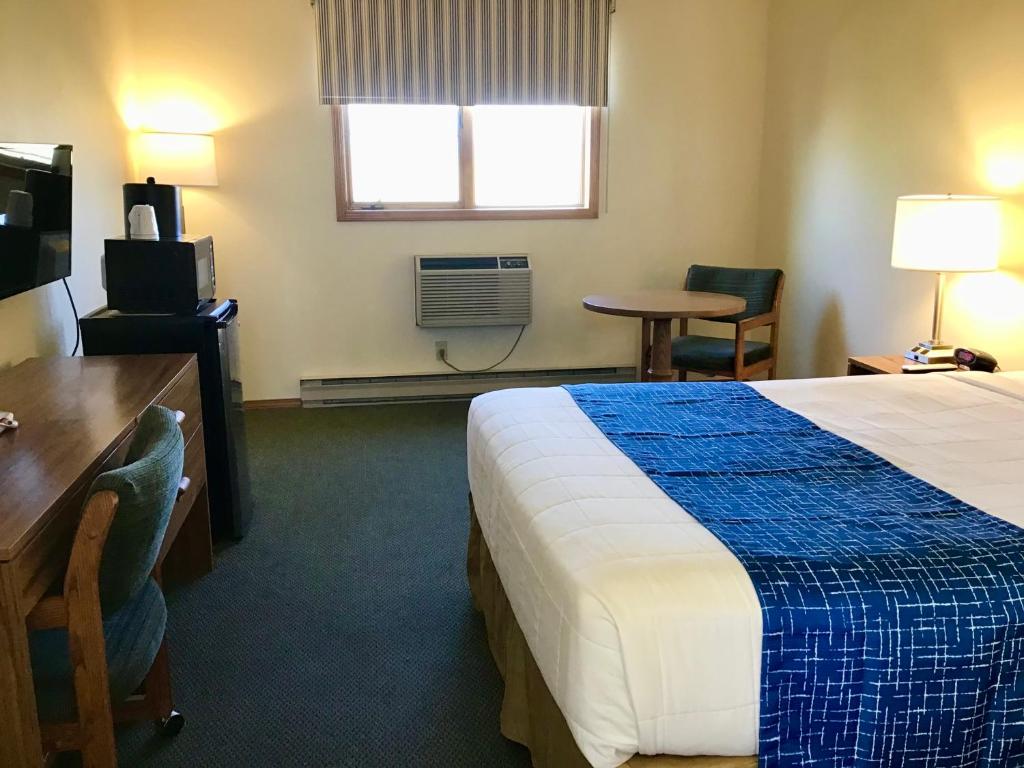 Travelodge by Wyndham Three Forks photo