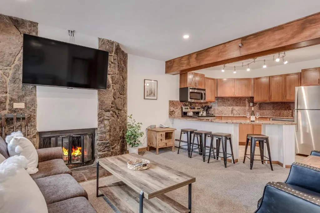 Laurelwood Condominiums 102，位于斯诺马斯村的酒店
