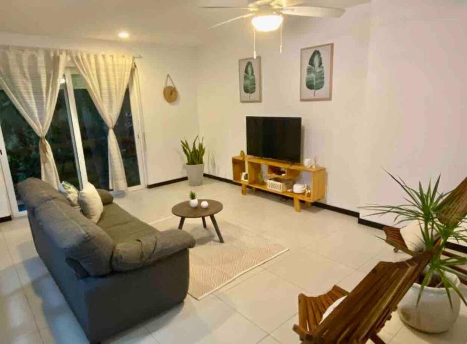 Departamento en el centro de Playa del Carmen excelente ubicación internet fibra óptica - 4