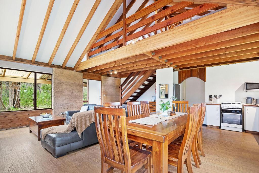 Kookaburra Cottage at Woodstone Estate — Hotel in Margaret River