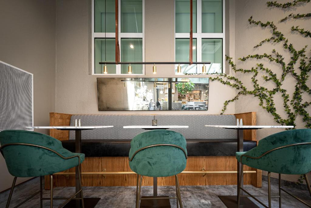 طعام و مشروبات