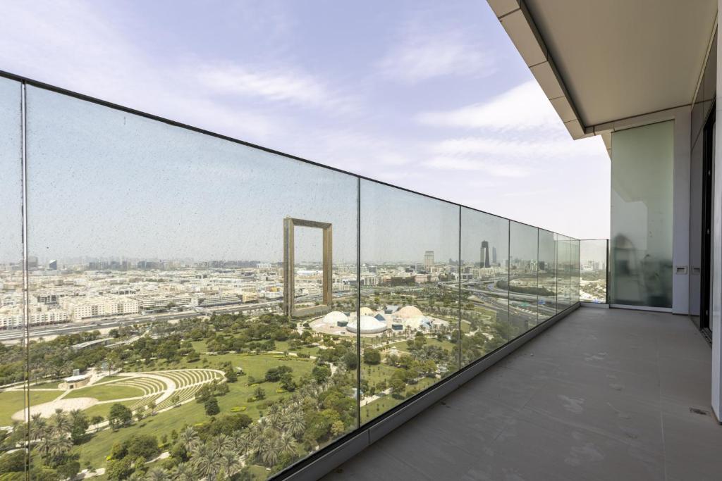 1BDR Apartment with Dubai Frame View photo