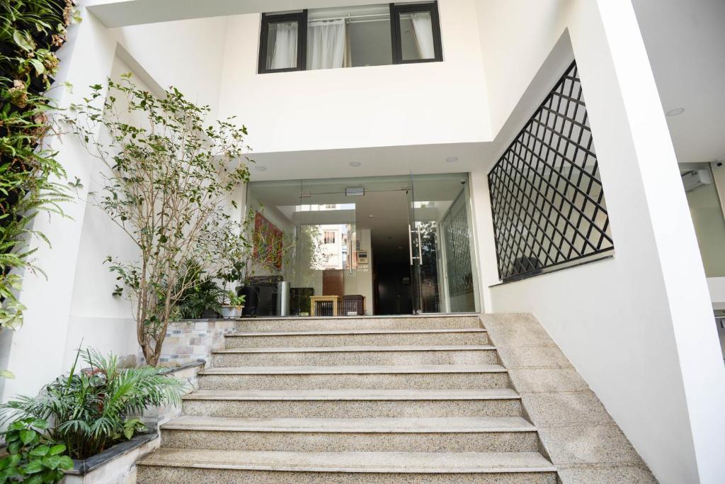 Sunny Home Apartment in Linh Lang Street