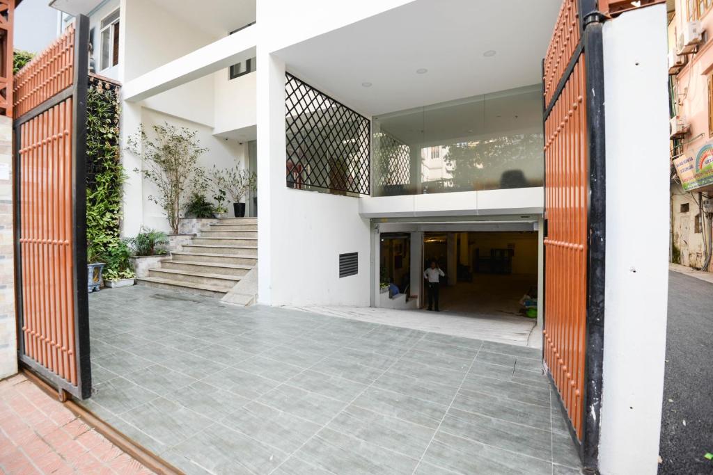 Sunny Home Apartment in Linh Lang Street