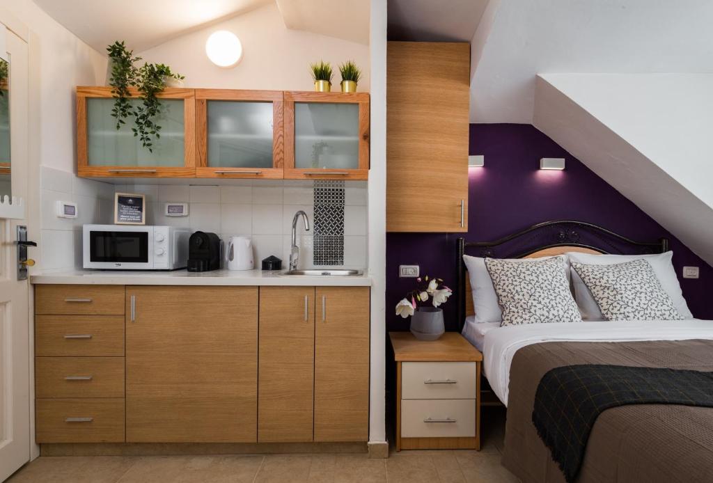 Ovadia Somech #7, Jeruzalém