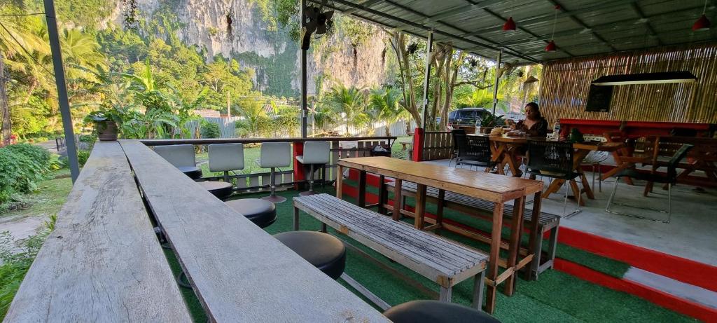 La Belle Cliff View photo