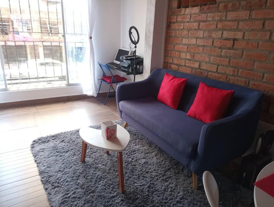 Cerca al centro con parqueo GRATIS - 2 habitaciones - 3