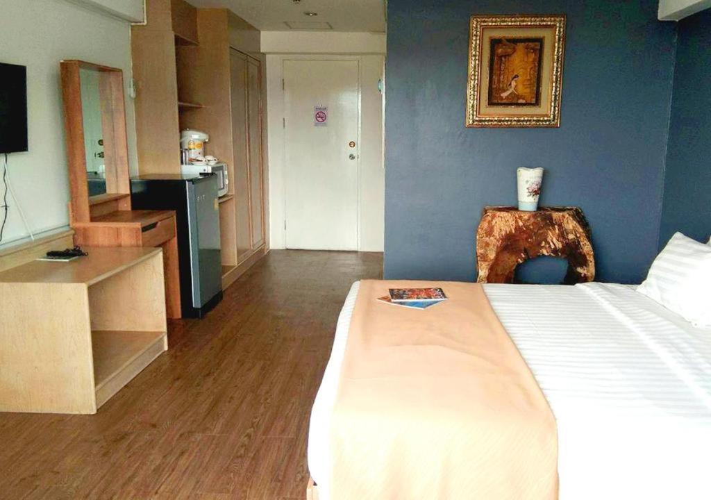 Studio Sea View Patong photo