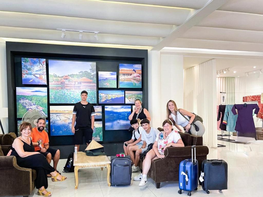 Shared lounge/TV area